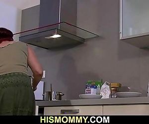 Lesben Spaß Mit Mama und bei die Küche - 6 min