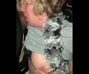 बेटा फिल्माने अपने पुराना माँ groped और गड़बड़ में के कार